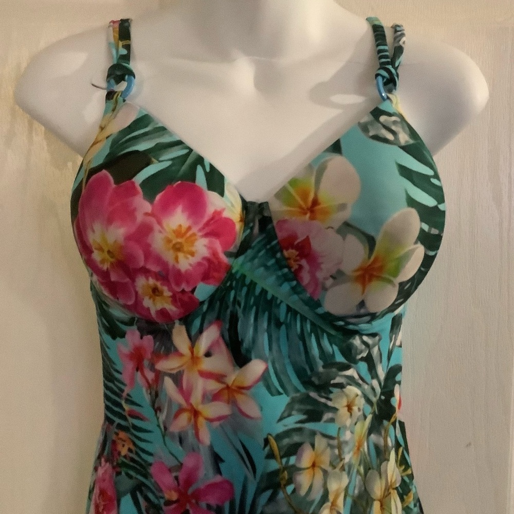 Amoena brand mastectomy bathing suit, floral print, Size 12, prosthetic options - Picture 3 of 8